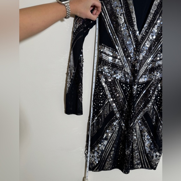 EXPRESS Patterned Silver Sequin Mesh
Longsleeve Mini Dress Small - Picture 9 of 12